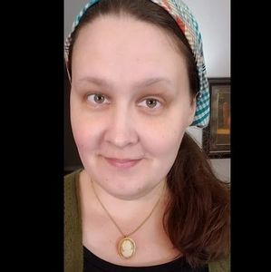 Meet your Posher, Eva